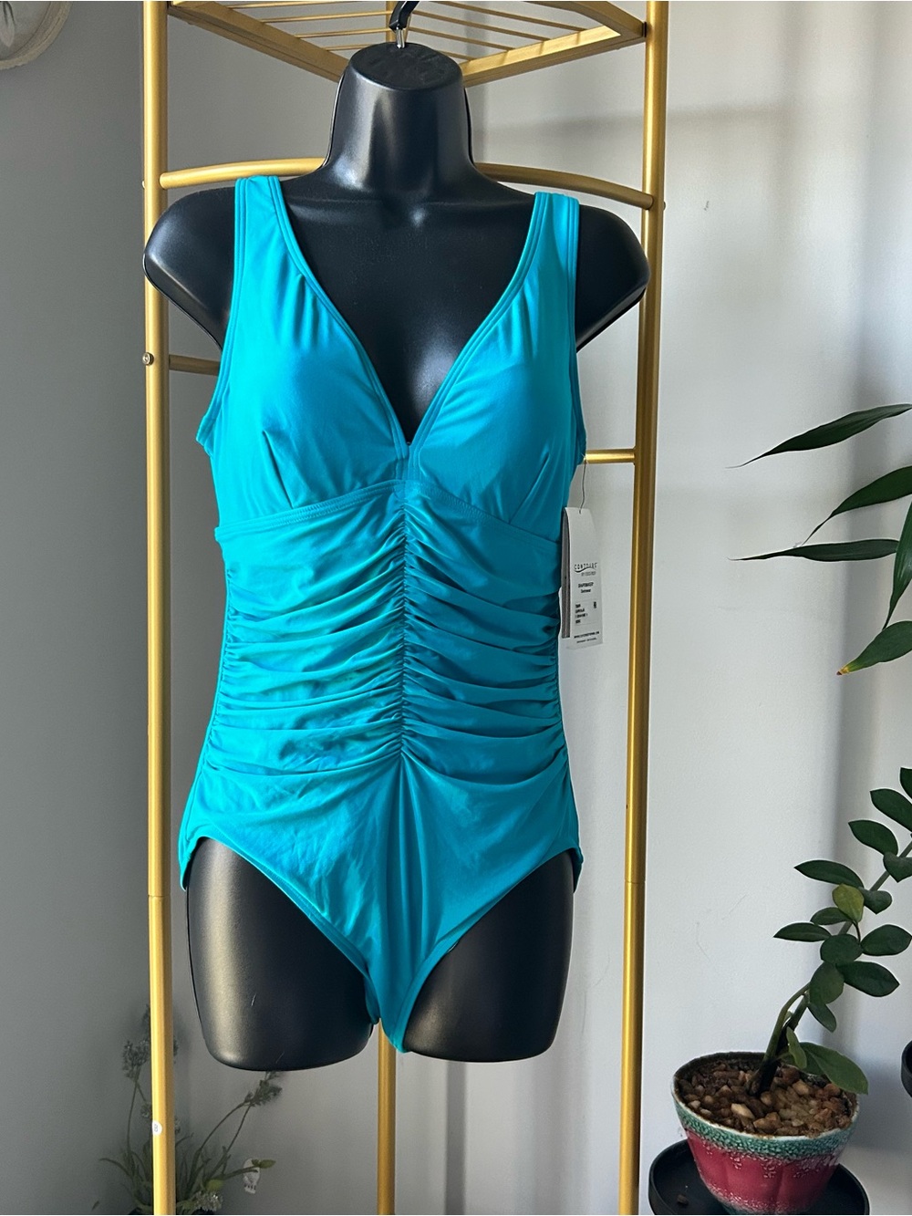 Coco Contours Solitaire V-NeckUnderwire One Piece Swimsuit - Keepsake size 36C - Picture 7 of 8